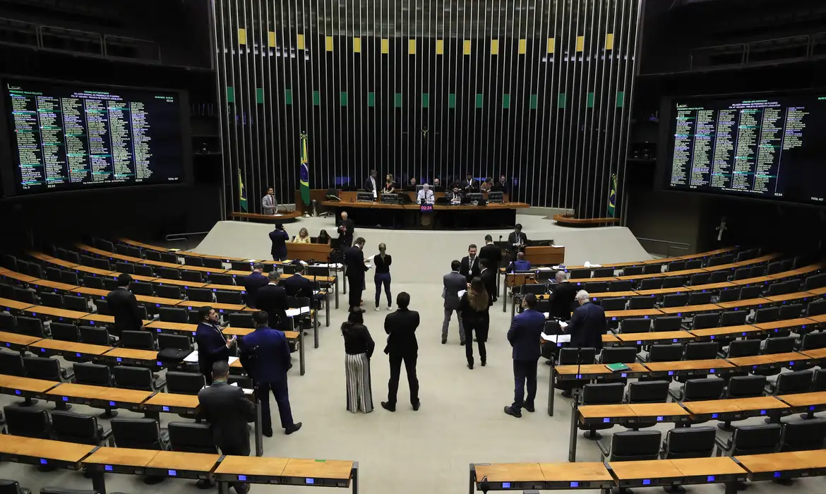 Minirreforma eleitoral no Congresso abre debate sobre transparência e fiscalização partidária