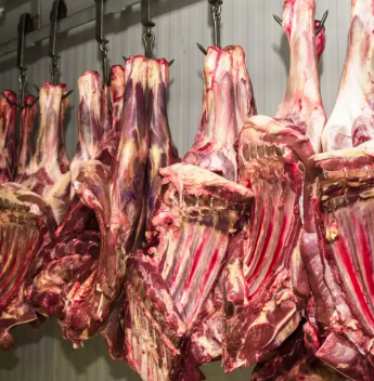 China interrompe compras de três frigoríficos brasileiros após detectar falhas sanitárias