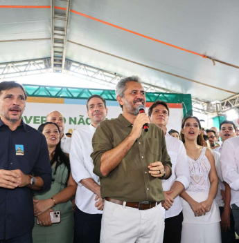 Em meio à pré-campanha, Elmano intensifica obras, segurança e ações no interior