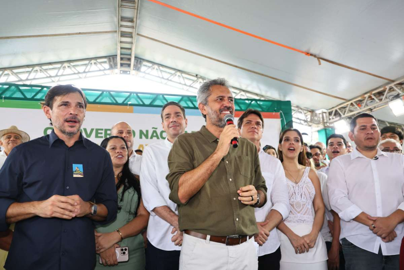 Em meio à pré-campanha, Elmano intensifica obras, segurança e ações no interior