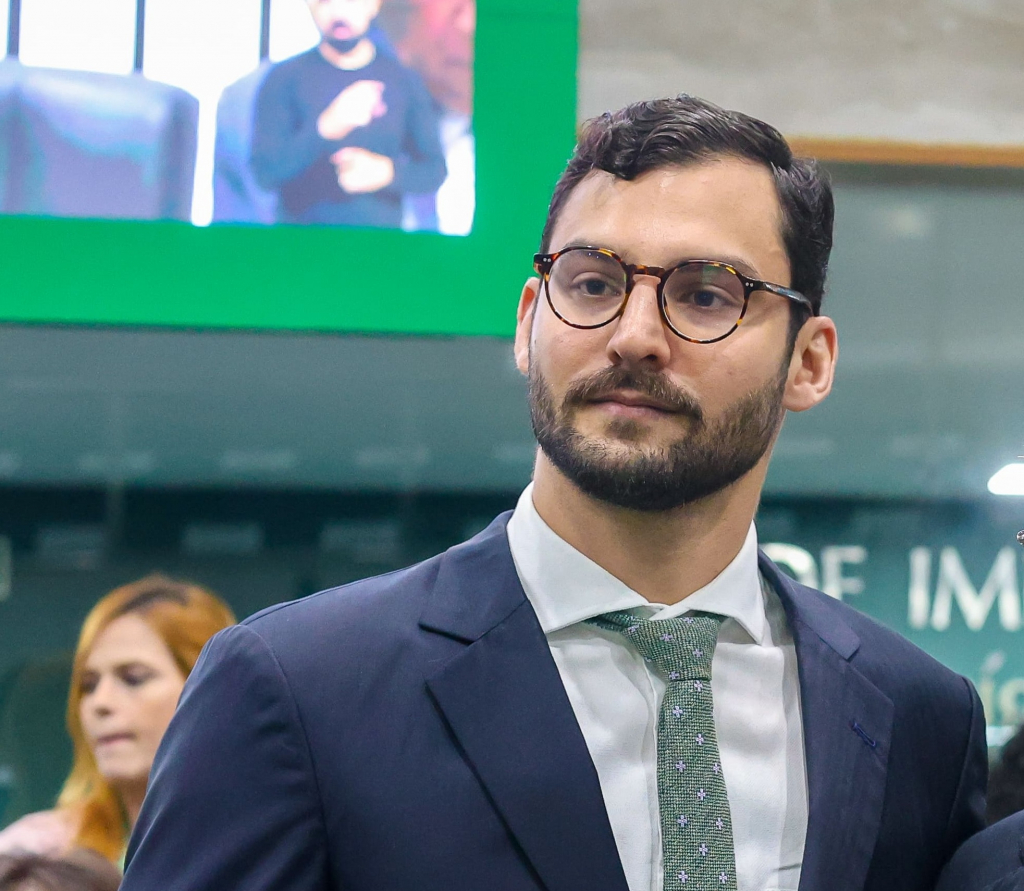 Assembleia do Ceará ratifica Cid Marconi Filho como novo conselheiro da Arce