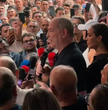 Em Sobral, Ciro Gomes inicia caminhada política pelo interior do Estado