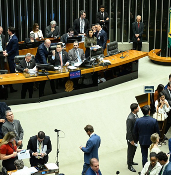 Congresso derruba vetos da LDO e amplia acesso de pequenos municípios a recursos federais
