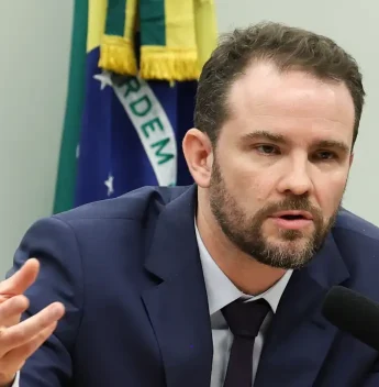 Durigan cancela viagem à Rússia após fechamento de aeroporto