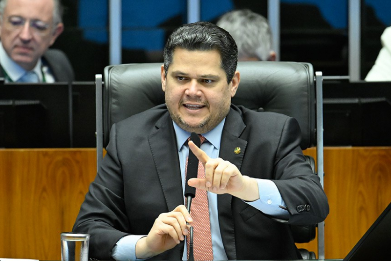 Disputa pela CPMI do Banco Master amplia tensão entre governo, oposição e Congresso