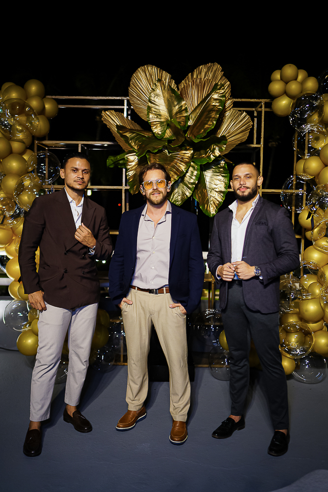 Eddi Félix, Thiago Camargo E Barney Oliver