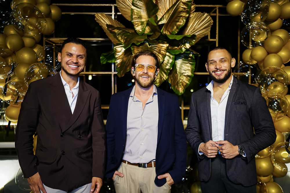 Eddi Félix, Thiago Camargo E Barney Oliver