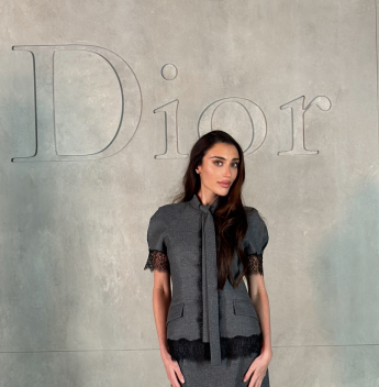 Elisa Zarzur acompanha estreia de Jonathan Anderson na Dior Cruise 2027 em Los Angeles