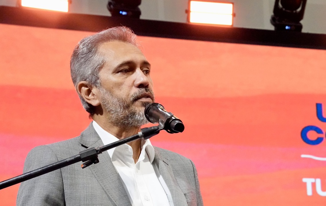 No Salão do Turismo, Elmano aponta cooperação institucional como eixo do desenvolvimento cearense