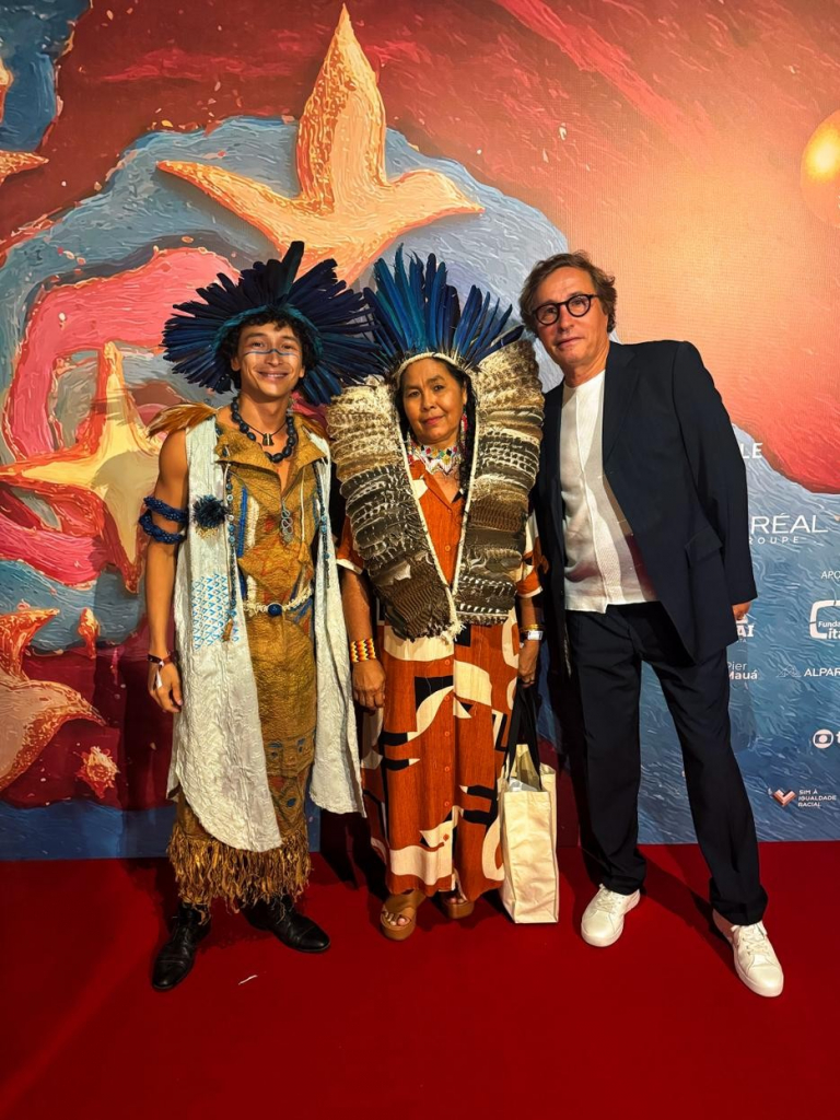 Eric Max, A Escritora Lúcia Tucjuju E Christian Gonnet