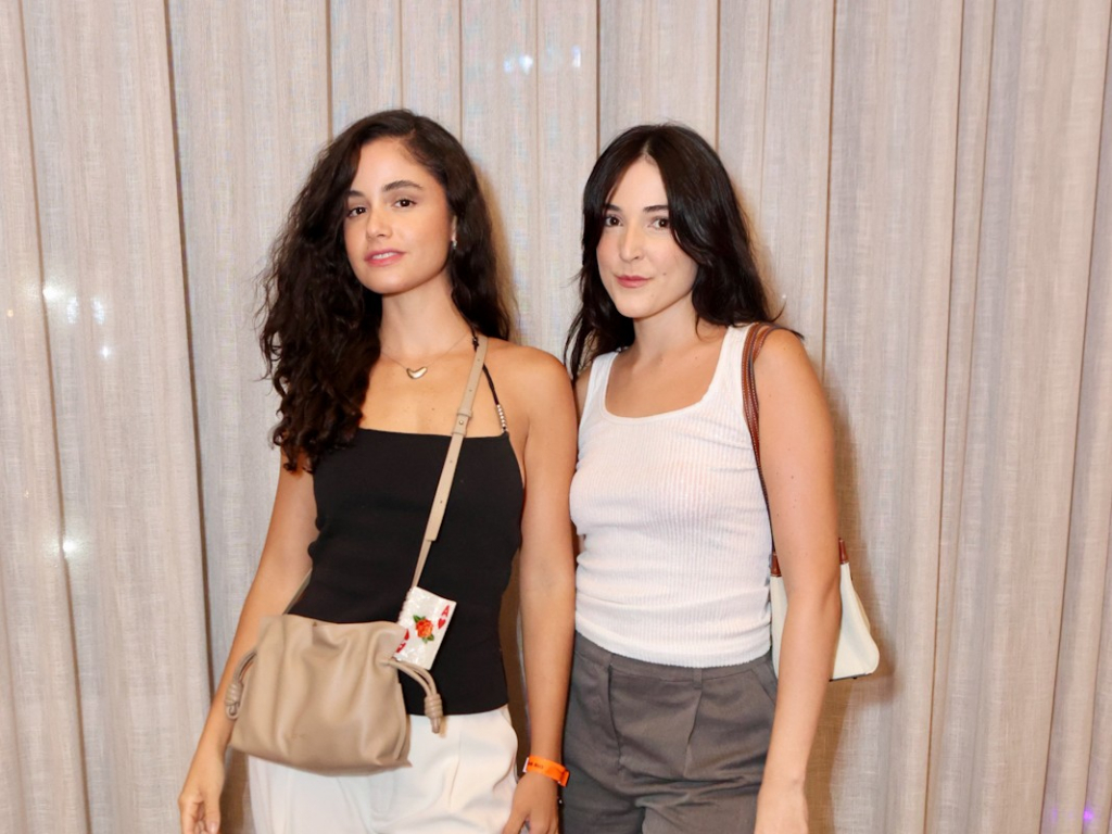 Fernanda Soares E Bia De Queiroz 5273