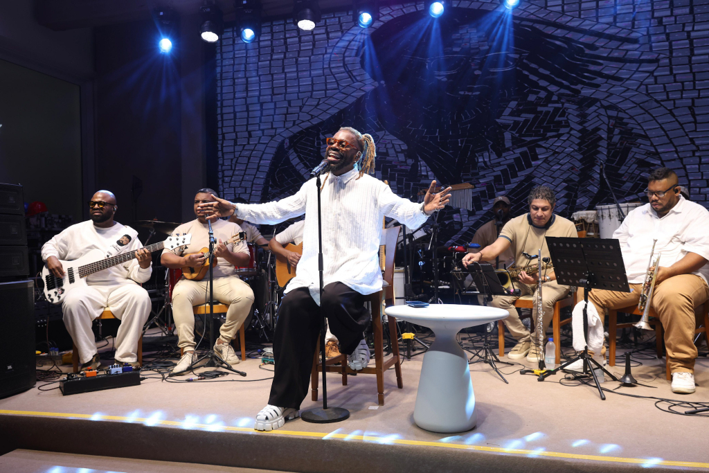 Feyjão E Banda Se Apresentam 1