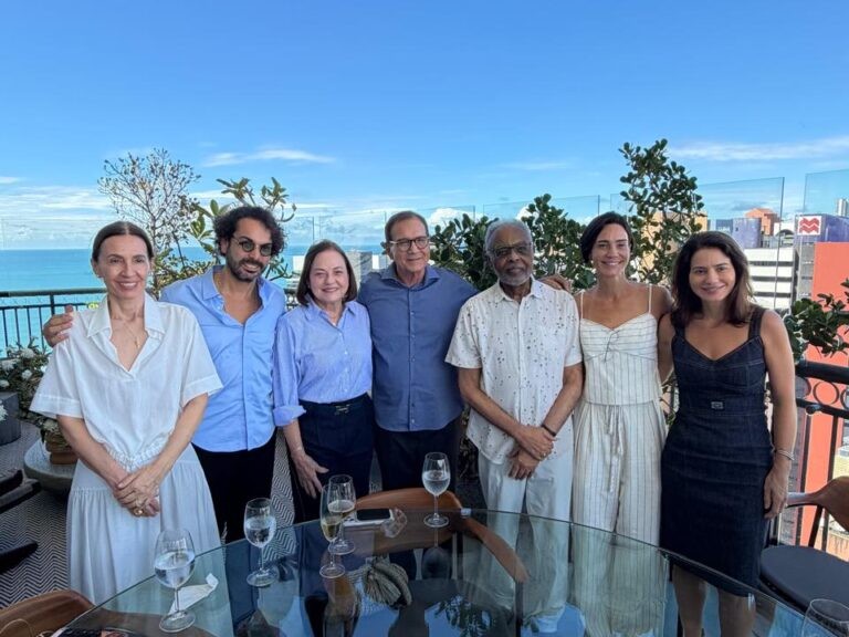 Gilberto Gil e Camilo Santana prestigiam almoço de aniversário de Beto Studart em Fortaleza