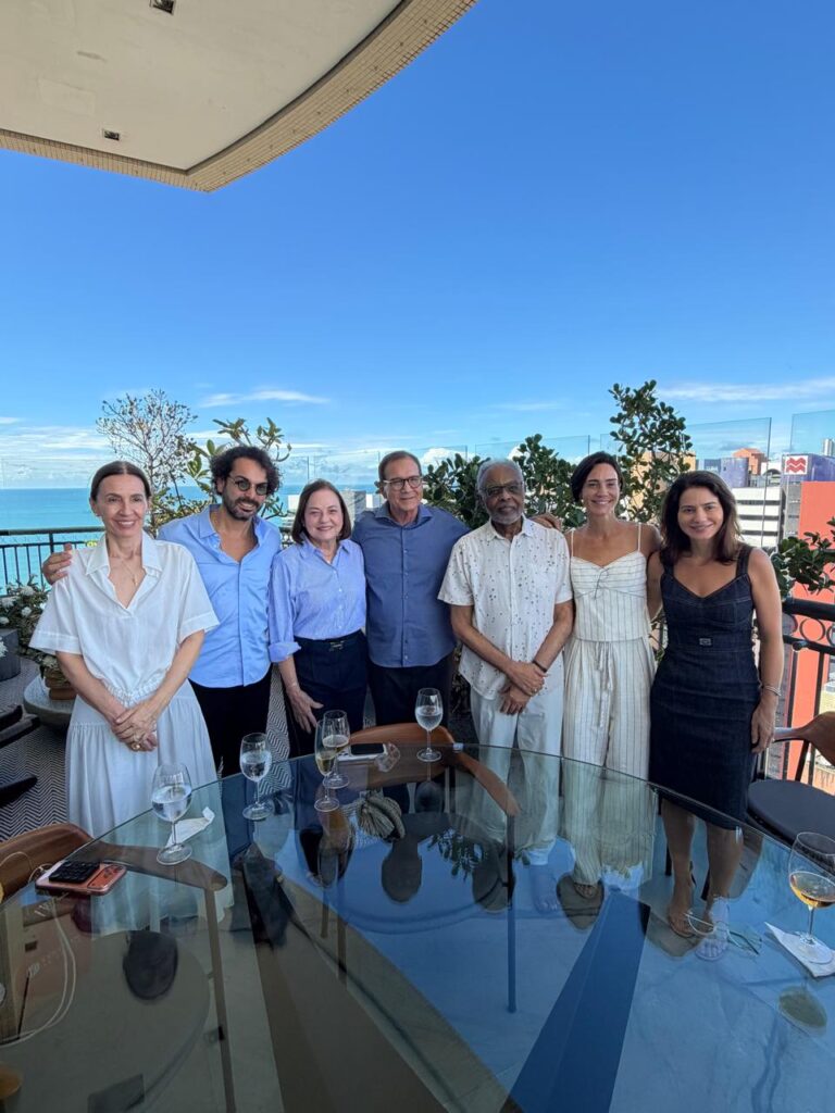 Floral Gil, Claudio Vale, Lia Freire, Beto Studart, Gilberto Gil, Karine Studart E Renata Vale