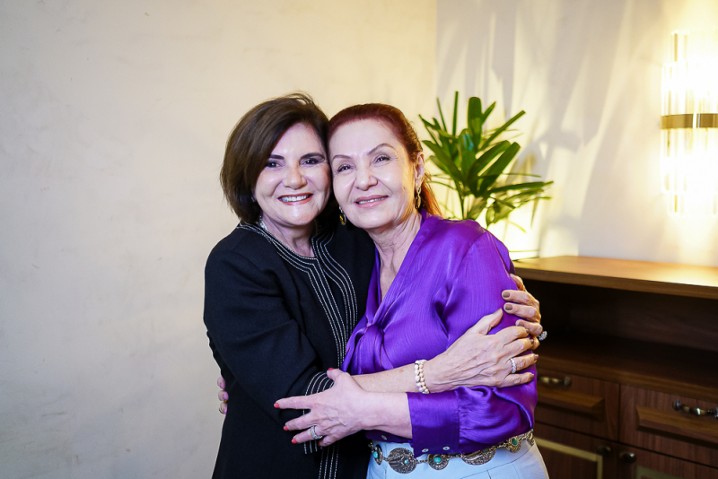Homenagem afetiva - Lia Lindenberg comemora sete décadas de vida e arte no Allêz Brasserie