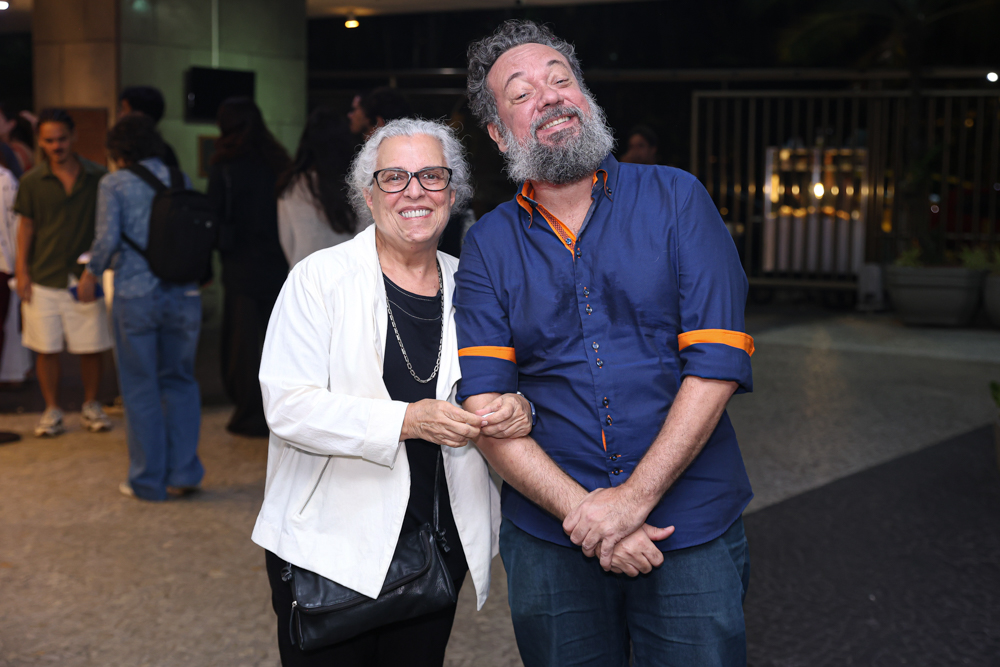 Estreia "o Funcionário Que Pede Para Não Ser Identificado"