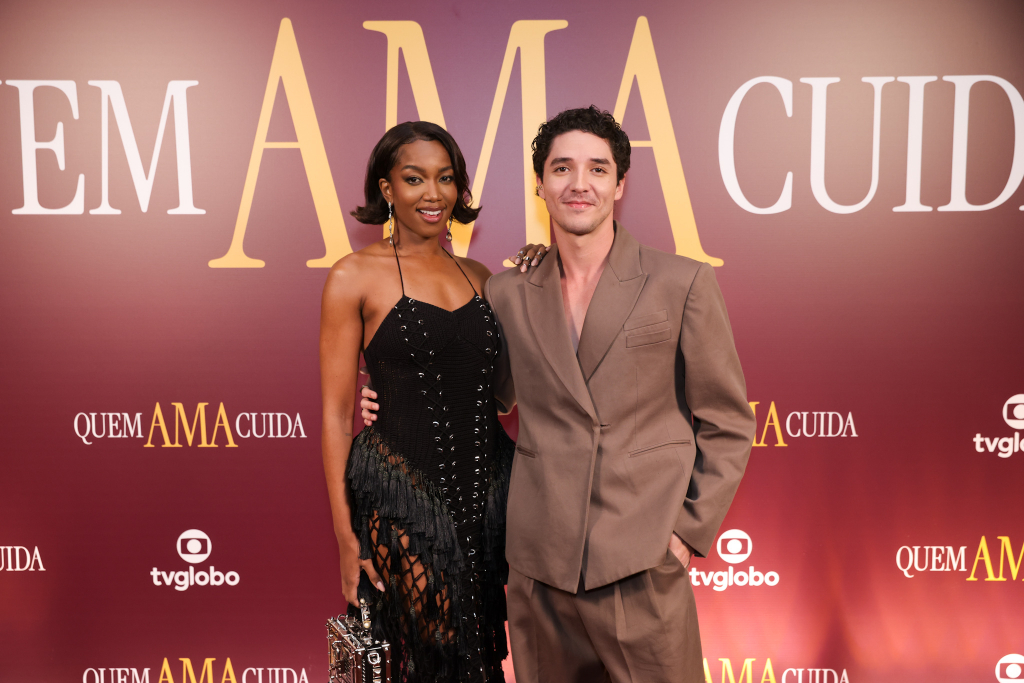 Iza E João Vitor Silva