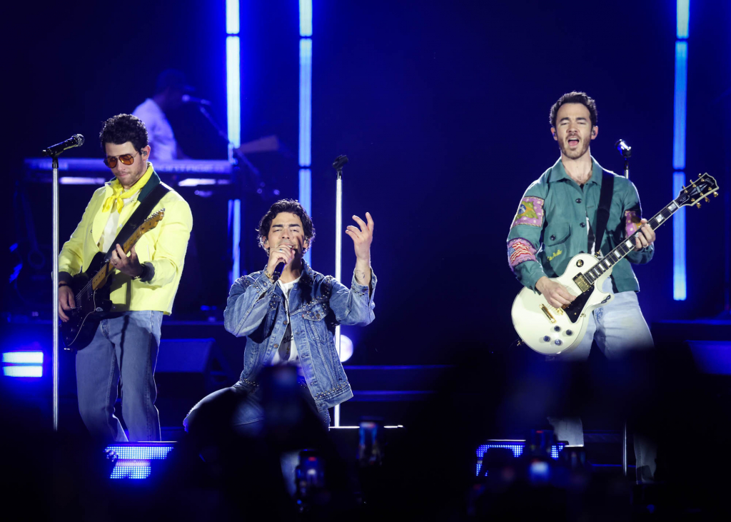 Jonas Brothers (3)