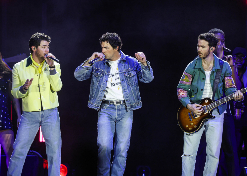 Jonas Brothers (5)