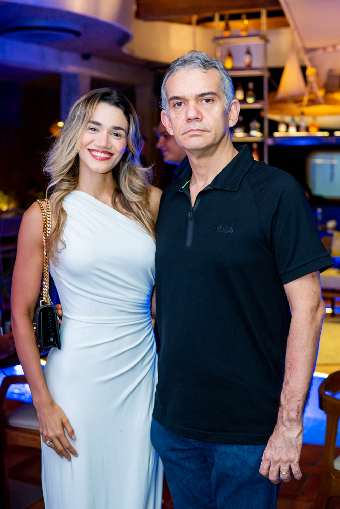 Jullie Albuquerque E Helano Carneiro Albuquerque