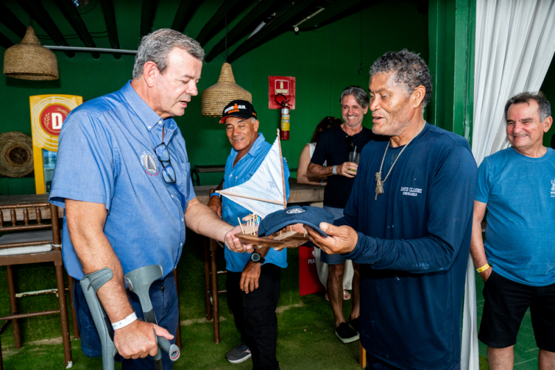Rota dos Ventos - Velejador Lars Grael é recebido no Iate Clube de Fortaleza em tarde de experiência náutica