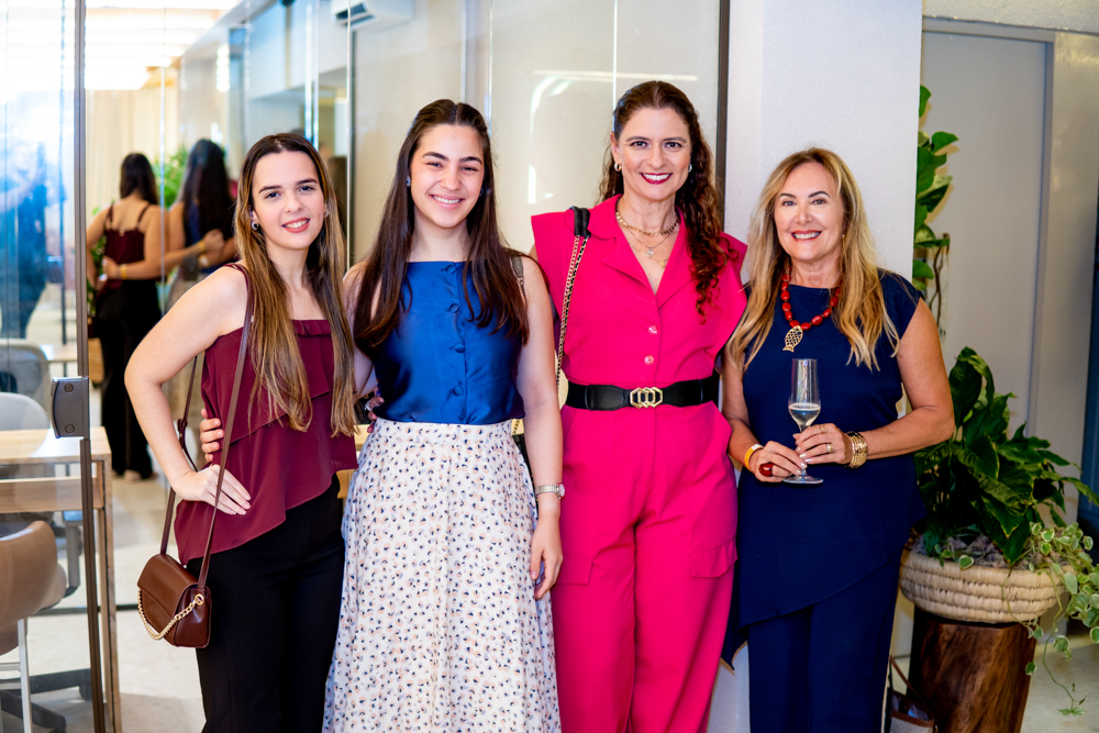 Laura Pinho, Júlia Bezerra, Patrícia Arruda E Mônica Guimarães (1)
