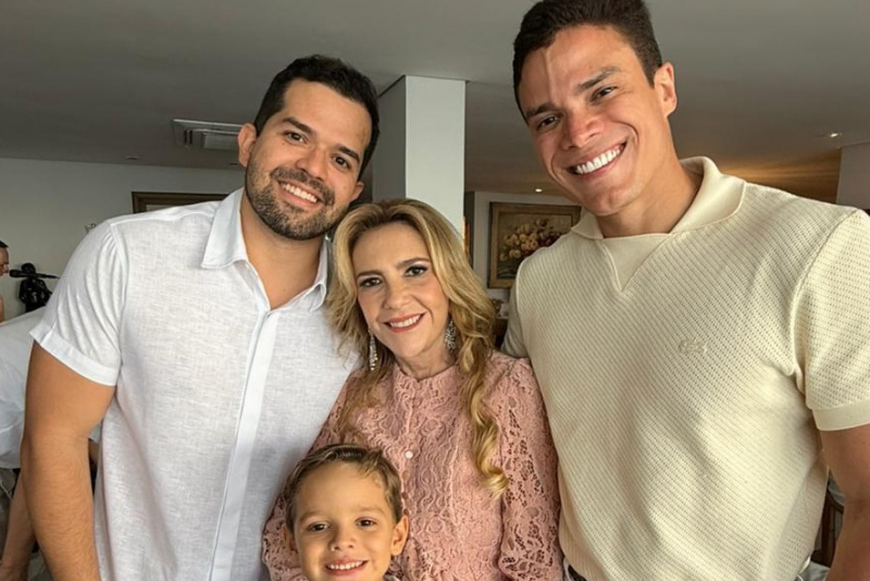 Marcos Lessa e convidados se uniram a Graça Dias Branco em almoço afetivo