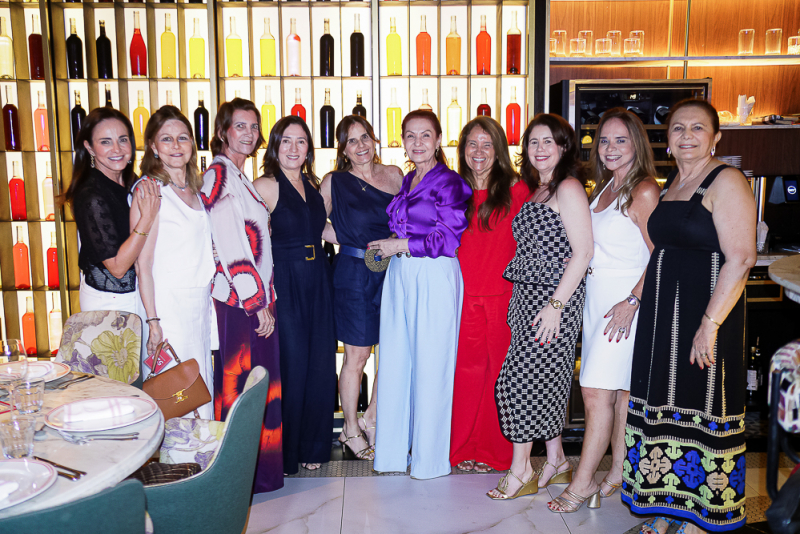Homenagem afetiva - Lia Lindenberg comemora sete décadas de vida e arte no Allêz Brasserie