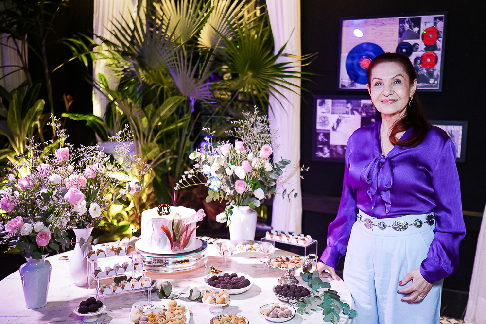 Lia Lindenberg comemora sete décadas de vida e arte no Allêz Brasserie