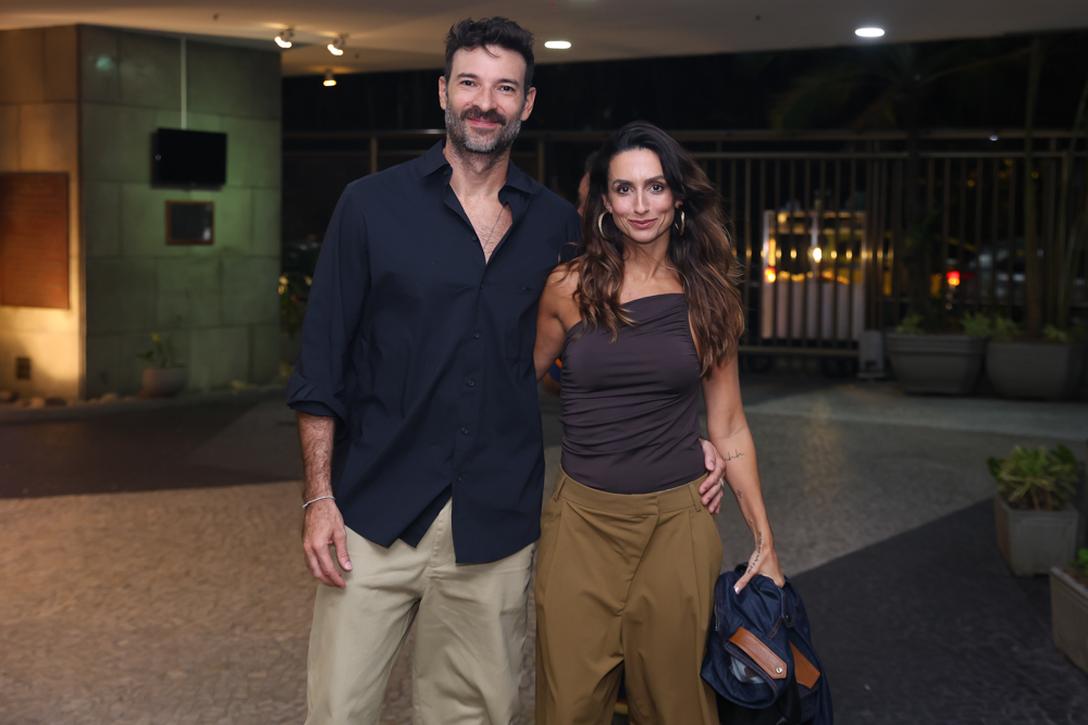 Estreia "o Funcionário Que Pede Para Não Ser Identificado"
