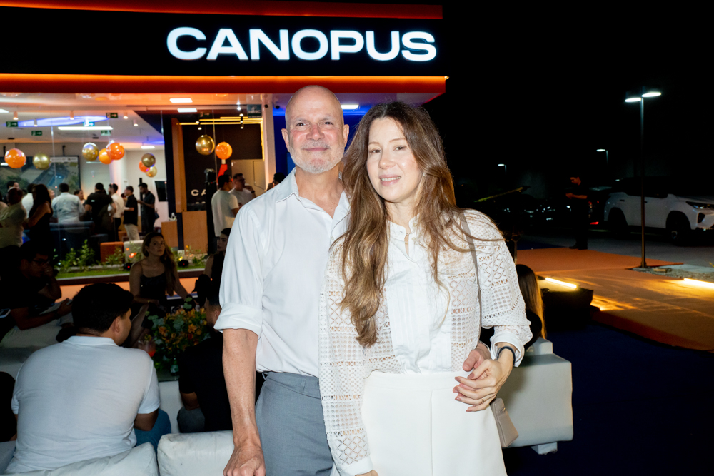 Luis Eugênio Pequeno E Lara Fujita