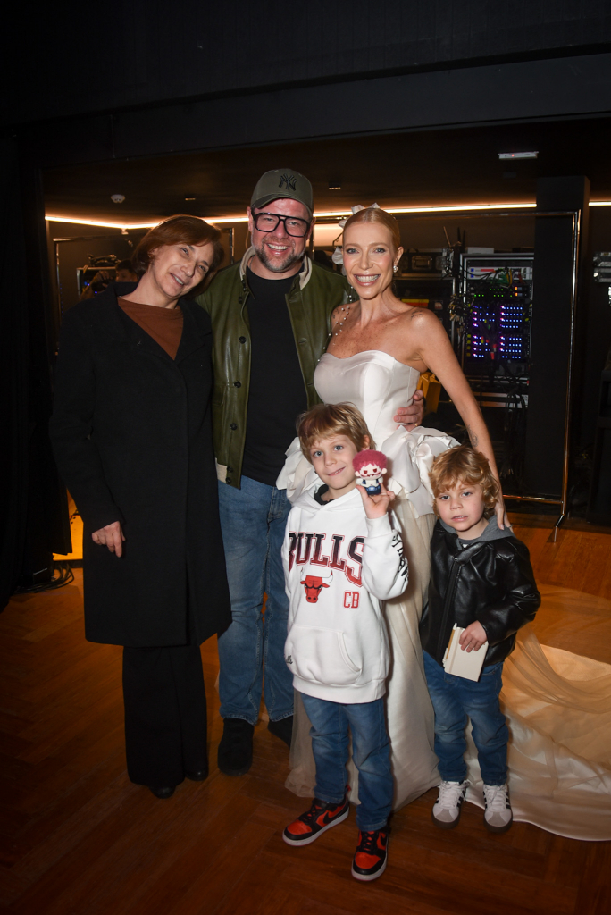 Luiza Possi, Cris Gomes, Zizi Possi E Filhos 1754