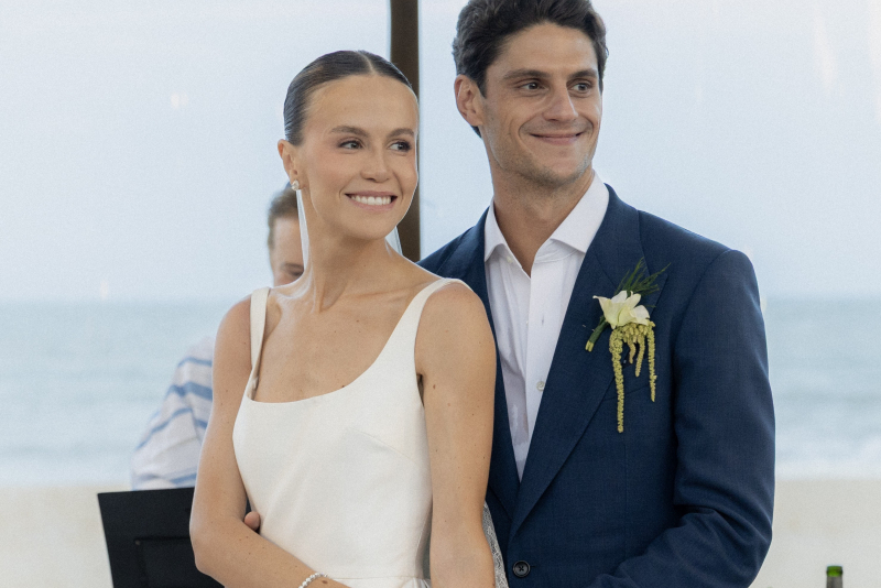 Marina Gold e Ítalo Trombini sobem ao altar em Trancoso com cerimônia à beira-mar
