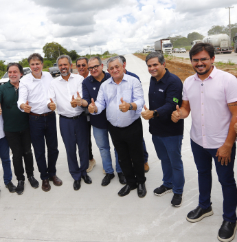 Ministro dos Transportes vistoria duplicação da BR-116 e anuncia novos investimentos no Ceará
