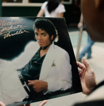 Michael Jackson volta ao topo da Billboard após 40 anos e transforma catálogo em fenômeno do streaming