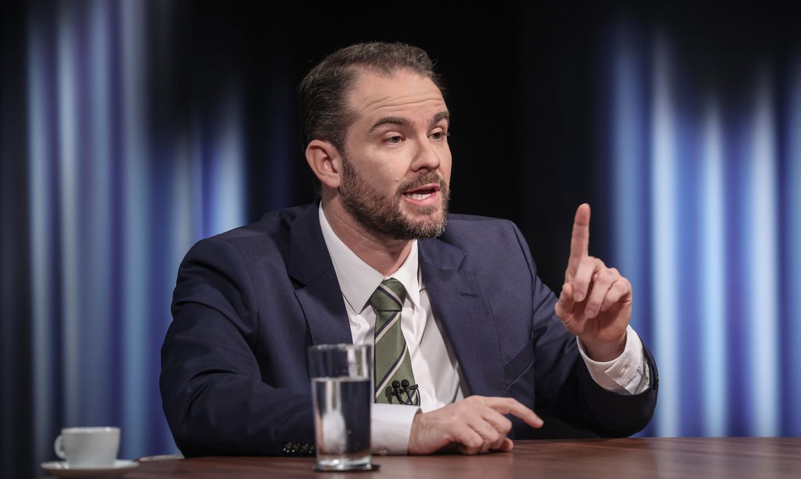 Durigan: Brasil discutirá guerra e minerais em reuniões do Brics e G7