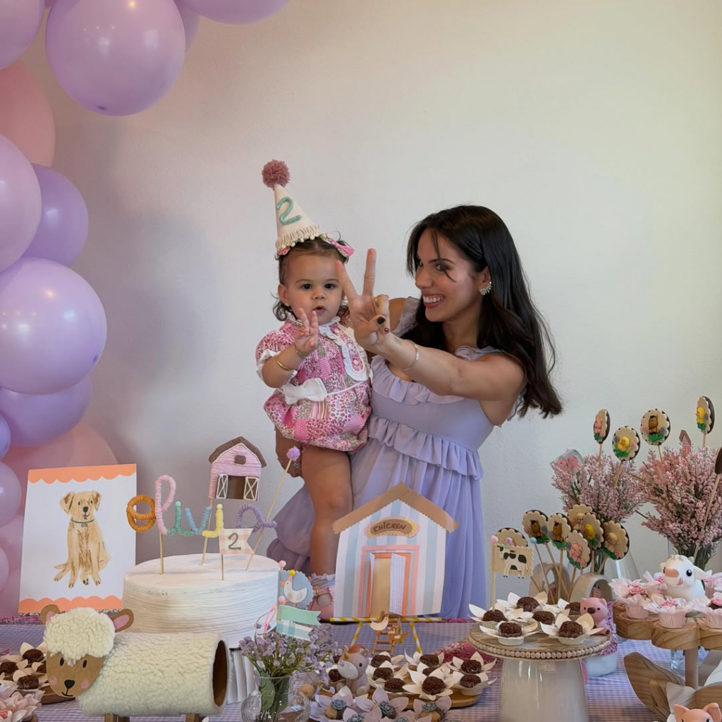 Olivia E Nicole (2)