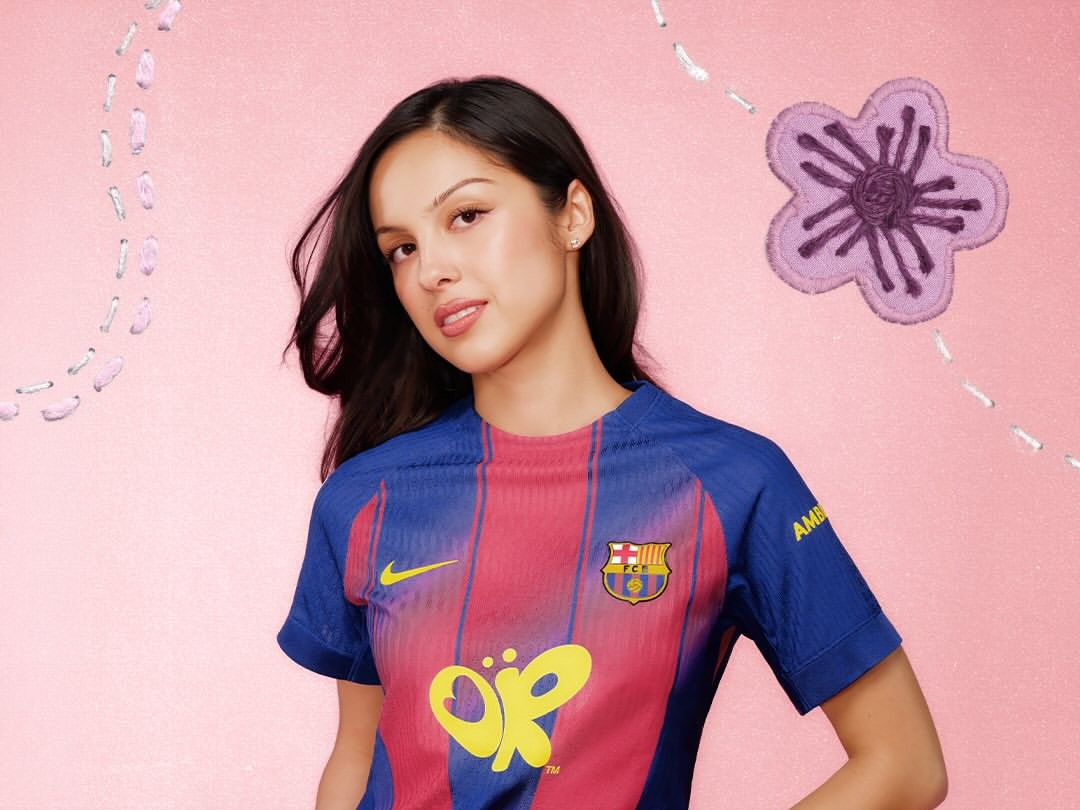 Olivia Rodrigo e FC Barcelona apresentam collab que leva estética pop ao universo do futebol