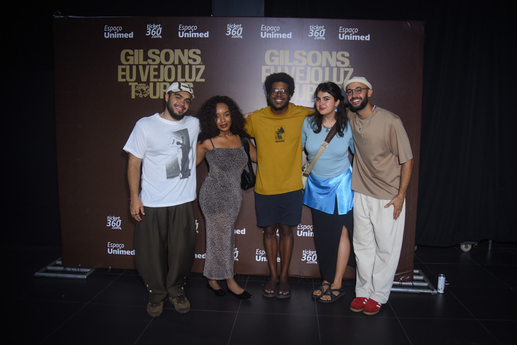Os Gilsons E Larissa Nunes