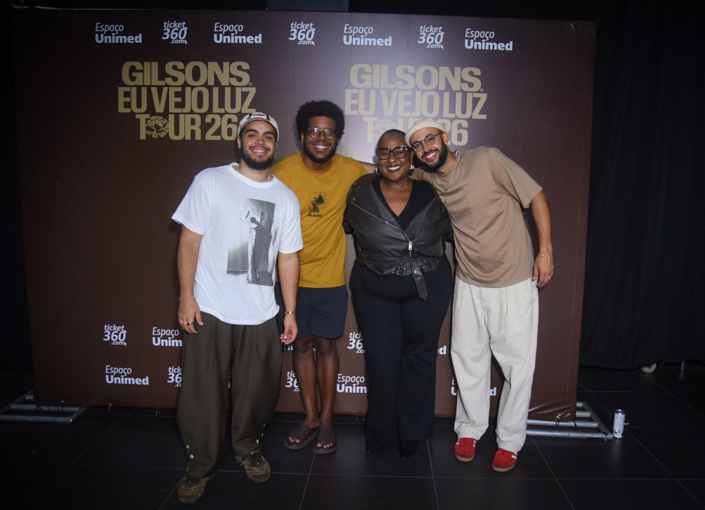 Os Gilsons E Roberta Freitas