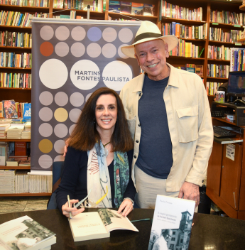 Em São Paulo, Paola Prestes reúne Leandro Karnal, Maria Adelaide Amaral e nomes da dramaturgia em lançamento de livro sobre Herbert Duschenes