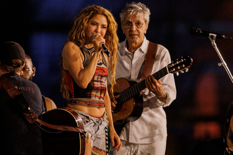 Shakira ensaia com Caetano e Bethânia em Copacabana; veja fotos