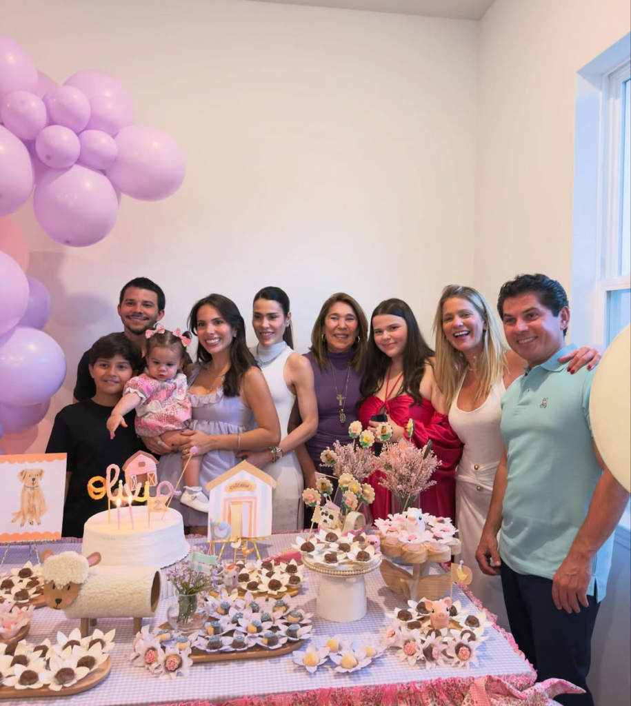 Pompeuzinho, Pedro, Olivia, Nicole, Juliana, Sônia, Mariana Da Fonte E Pompeu