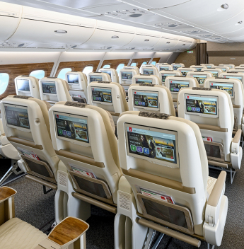 Emirates instala Premium Economy no segundo andar do A380 após retrofit bilionário
