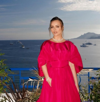 Rafa Kalimann usa Carolina Herrera e marca presença no tapete vermelho do Festival de Cannes 2026