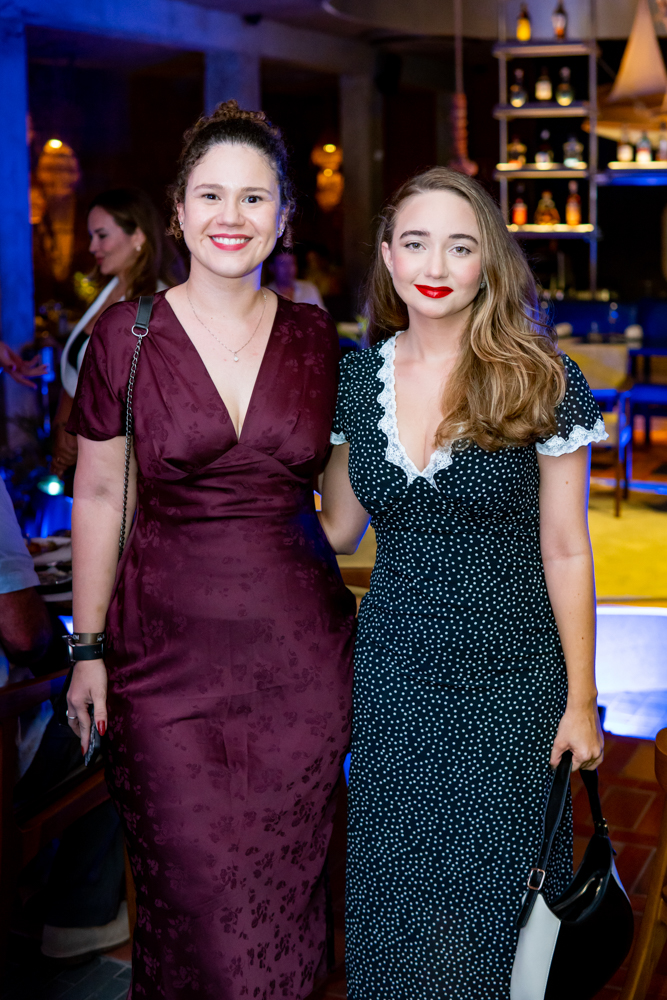 Rafaela Rodrigues E Ana Beatriz Santos