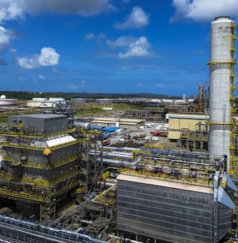 Refinarias da Petrobras operam com mais de 100% de capacidade