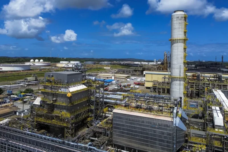 Refinarias da Petrobras operam com mais de 100% de capacidade