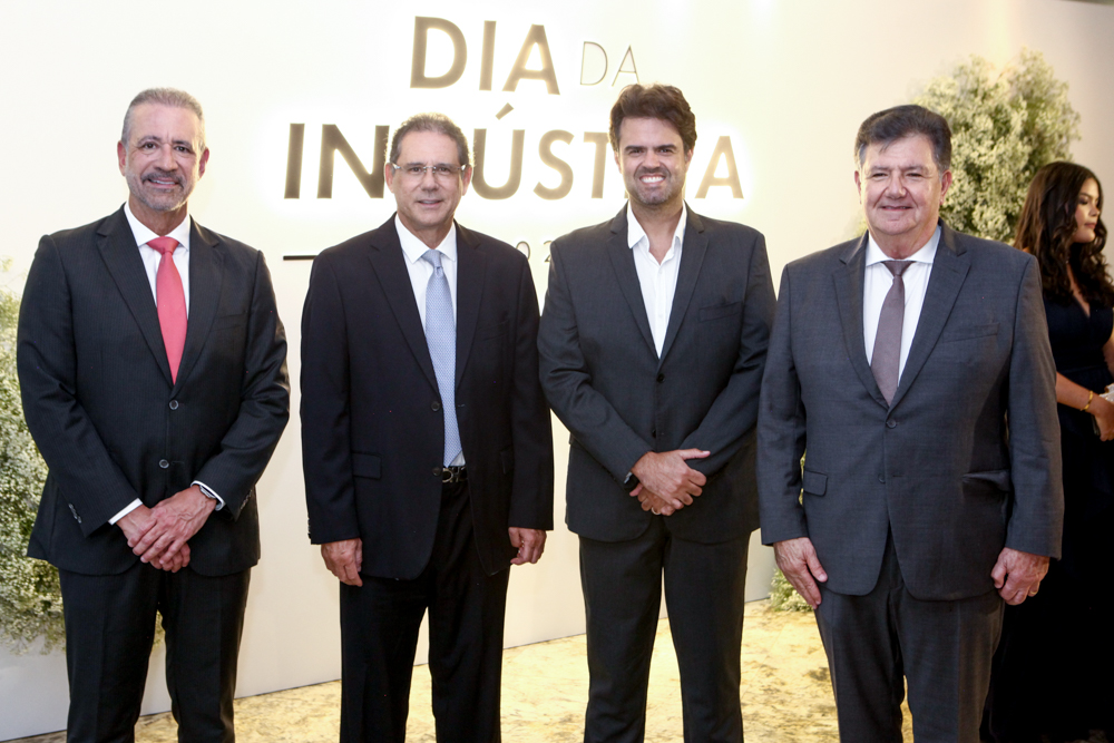 Regis E Marcos Medeiros, André E Carlos Maia
