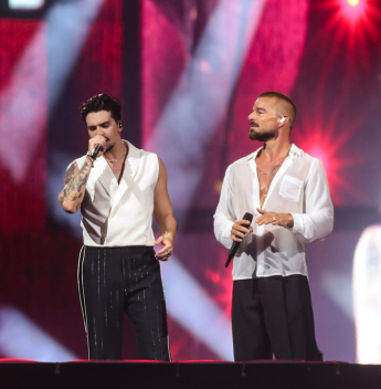 Ricky Martin sobe ao palco com Luan Santana no Rio; dupla prepara feat inédito